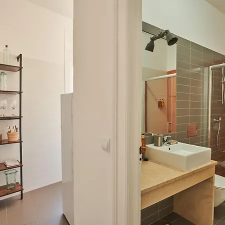 The Blue Sky Nest Apartment Lisbon