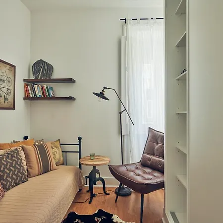 The Blue Sky Nest Apartment Lissabon